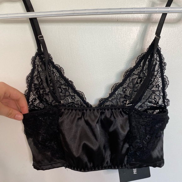 PrettyLittleThing lace crop top - Picture 4 of 4